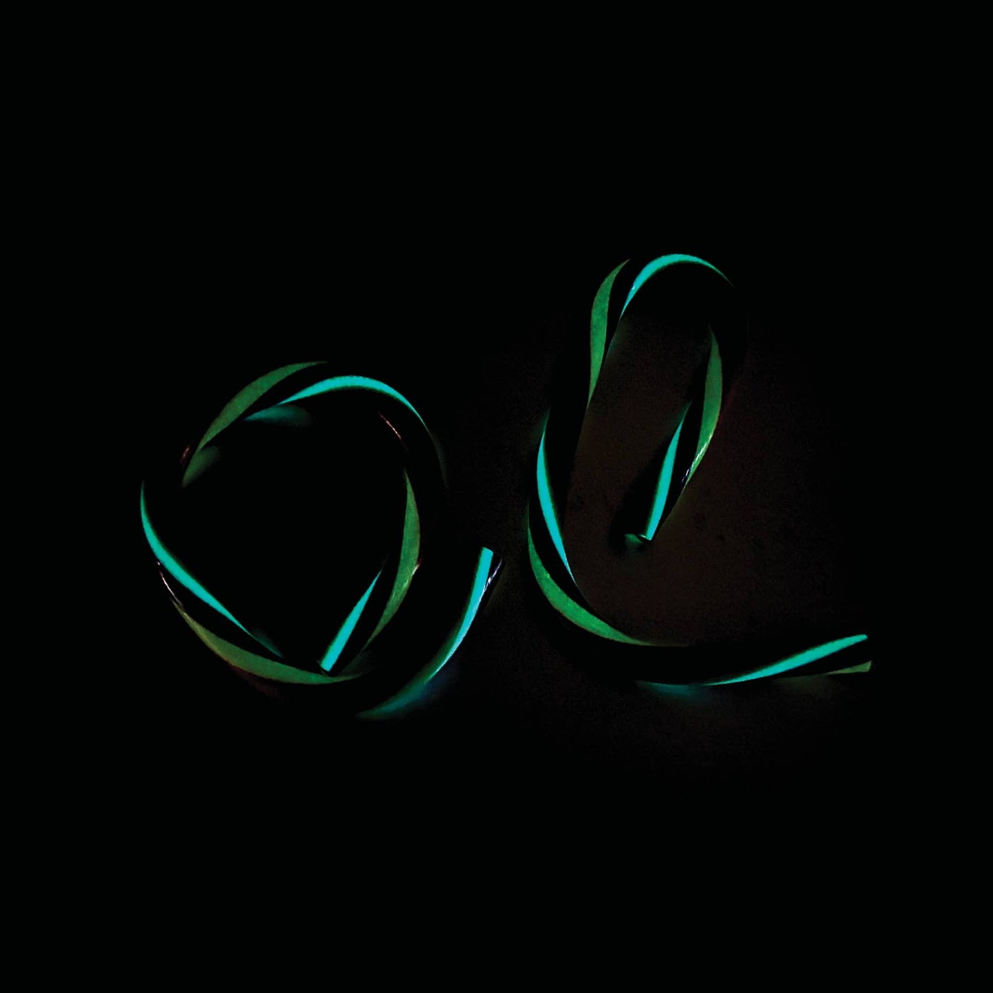 RAINBOW GLOW IN THE DARK NOODLE FIDGET  12/BAG